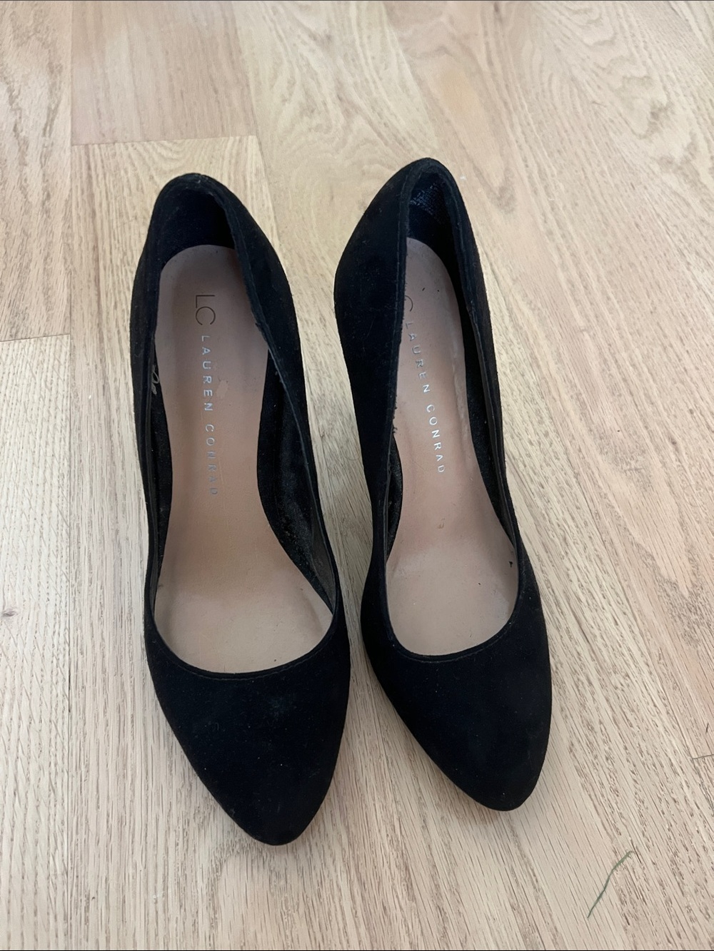 LC Lauren Conrad Black Pointed Toe Suede Pumps